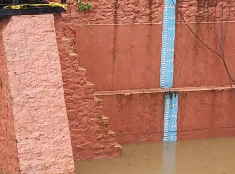 केरल में बाढ़-बारिश से 73 की मौत, तमिलनाडु-कर्नाटक में भी अलर्ट