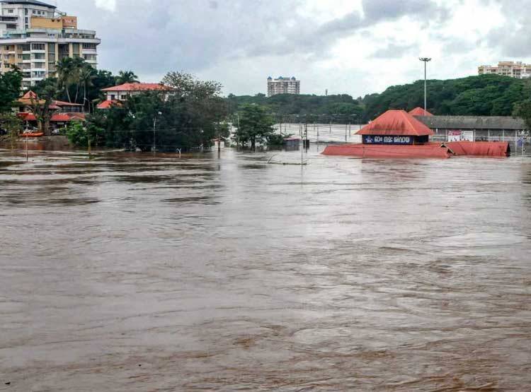 केरल में आफत बनी बारिश, 39 की मौत, हजारों लोग बेघर