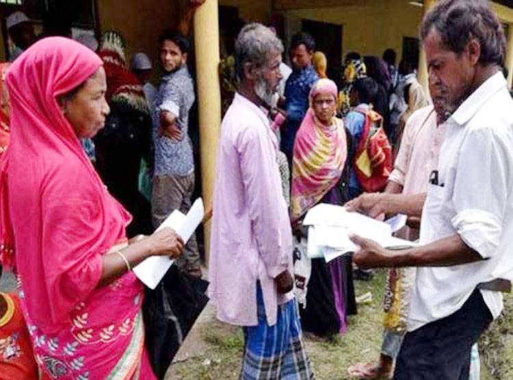 टीचर-विधायक इन सबके नाम छूटे, पढ़ें NRC की जमीनी हकीकत