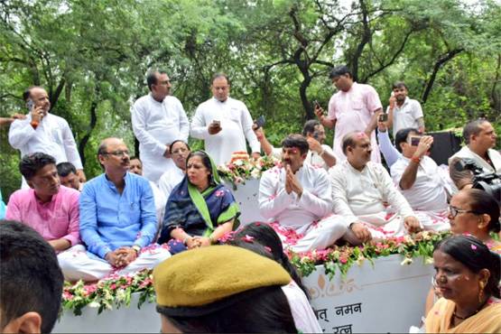 अटल के अस्थि विसर्जन में दैवीय शक्तियां? ये है दावे का सच