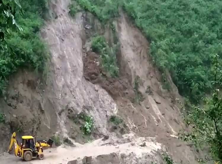 बहते लोग-तैरती कारें..हिमाचल से केरल तक बेहाल हिंदुस्तान
