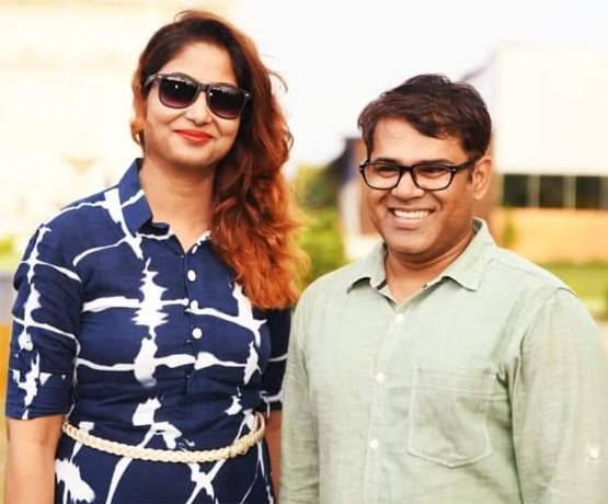 शेल्टर होम में मौतें, मनीषा दयाल के साथ फोटो पर घिरे JDU नेता