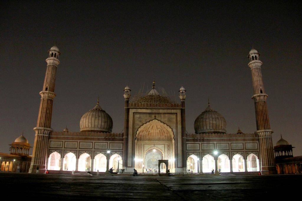 ये हैं देश की प्रमुख मस्जिदें, एक साथ लाखों लोग अदा करते हैं नमाज
