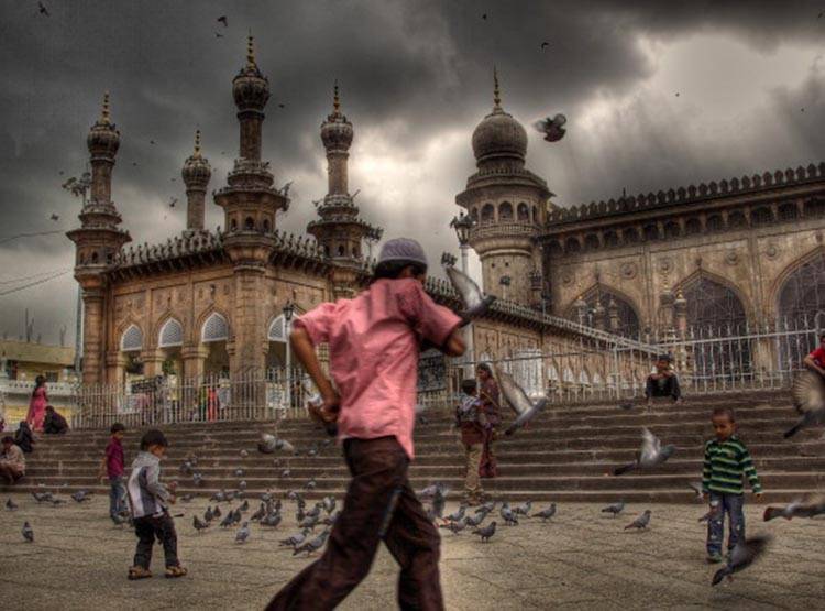 ये हैं देश की प्रमुख मस्जिदें, एक साथ लाखों लोग अदा करते हैं नमाज