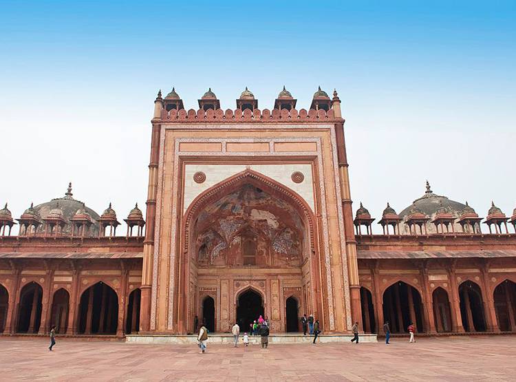 ये हैं देश की प्रमुख मस्जिदें, एक साथ लाखों लोग अदा करते हैं नमाज