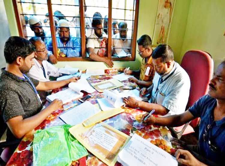 देवनागरी-उर्दू समझ नहीं पाए अफसर, सैकड़ों लोगों को किया NRC से बाहर