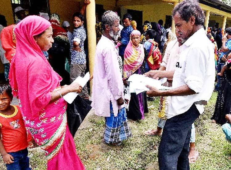 देवनागरी-उर्दू समझ नहीं पाए अफसर, सैकड़ों लोगों को किया NRC से बाहर