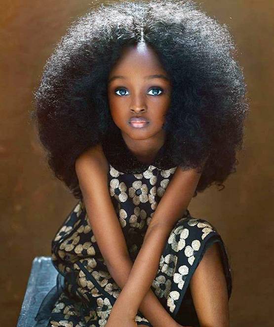 5 साल की बच्ची से दिलवाए 'एडल्ट पोज', फोटोग्राफर की आलोचना