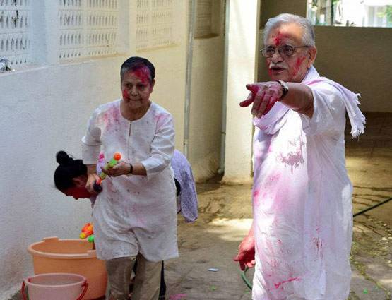 लाइमलाइट से दूर अब ऐसी है राखी गुलजार की लाइफस्टाइल