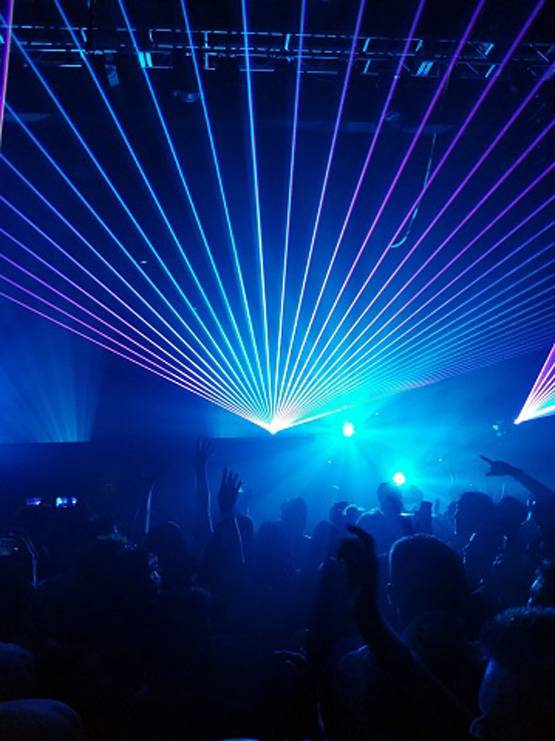 गेस्‍ट हाउस में रेव पार्टी, आपत्‍त‍िजनक हालत में मिले 150 स्‍टूडेंट्स