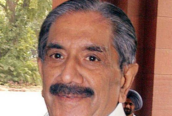 आर के धवन: इंदिरा-संजय के बाद सबसे प्रभावशाली माने जाते थे