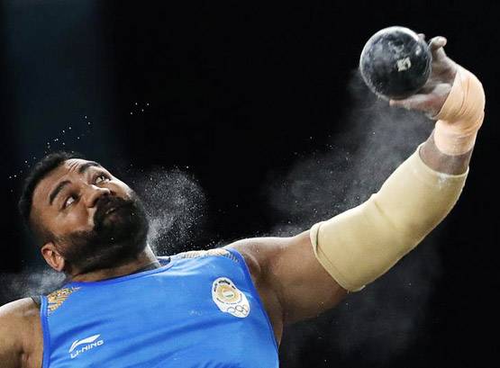 गोला फेंक में 'एशियन किंग' बने मोगा के तजिंदर, देखिए PHOTOS