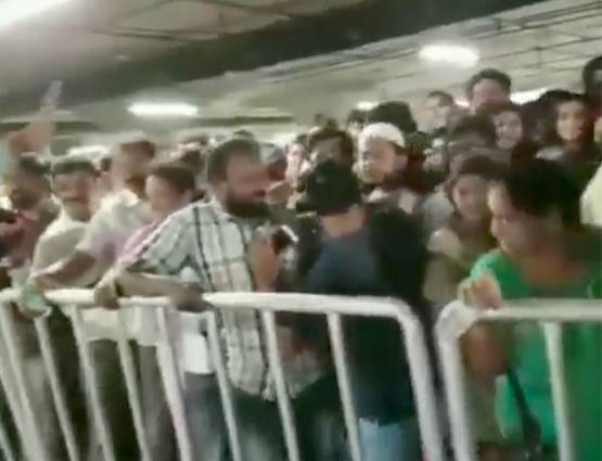 IKEA स्टोर पर टूट पड़े लोग, 100 रु. से भी कम में मिल रहे ये सामान