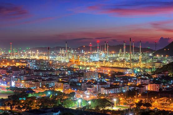 सऊदी अरब में आई गरीबी, महंगी कार वाले बन रहे हैं UBER ड्राइवर