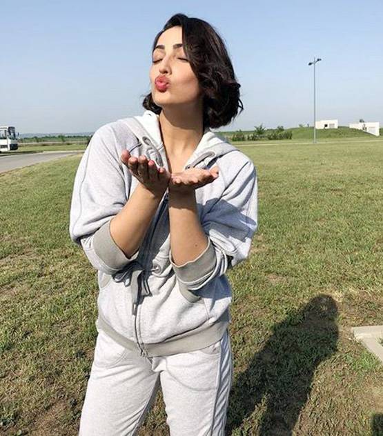 बहन सुरीली संग इस अंदाज में दिखीं यामी गौतम, पहचान पाए आप?