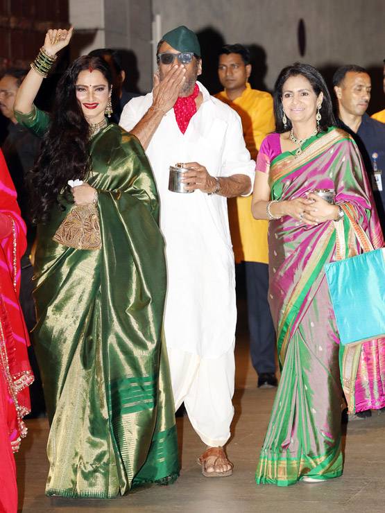 गणेशोत्सव: रेखा-जैकी श्रॉफ की दिखी अनोखी केमिस्ट्री, तस्वीरें Viral