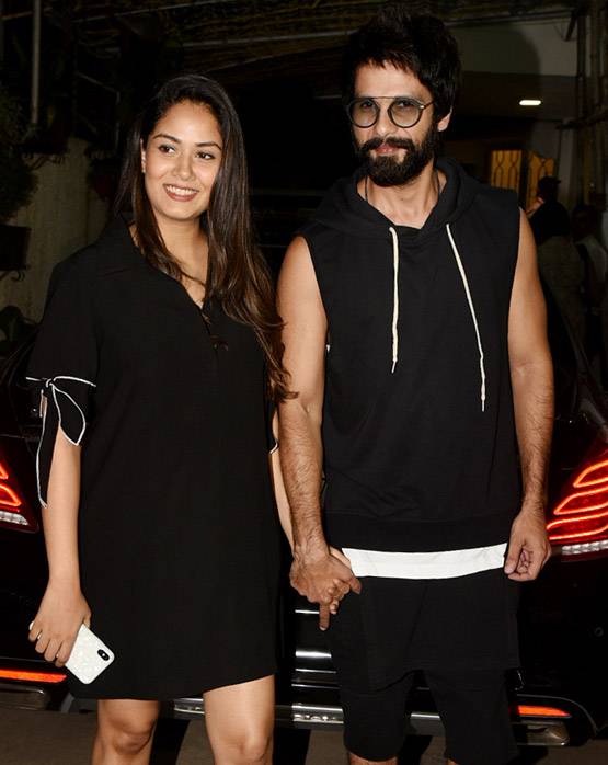 डिलीवरी के 15 दिन बाद शाहि‍द की फिल्म देखने पहुंचीं मीरा, PHOTOS