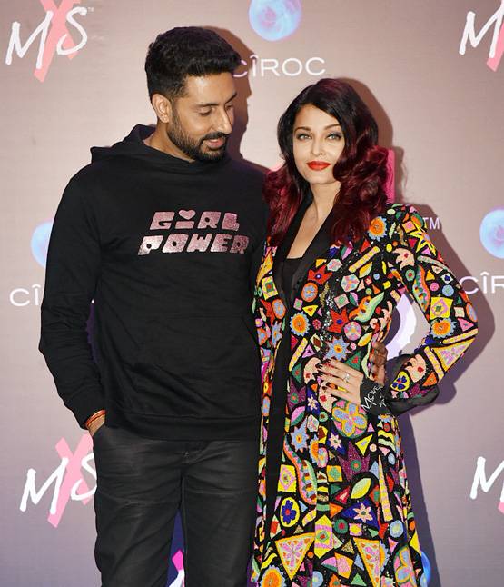 प‍िंक गाउन में छाईं जाह्नवी कपूर, 'धड़क' के लिए मिला WIFT अवॉर्ड