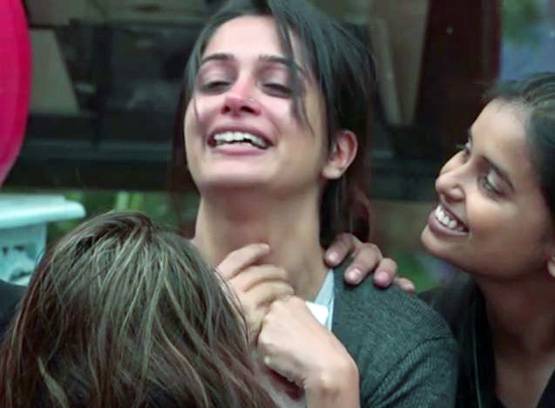 BB12: पति से सरप्राइज गिफ्ट पाकर भावुक हुईं दीपिका, लगीं रोने