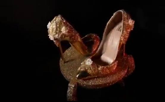 अरबों में है इस सैंडल की कीमत, बना दुनिया का सबसे महंगा फूटवेयर