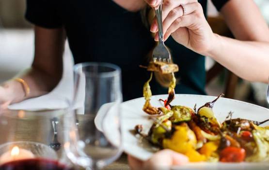 20, 30 और 40 की उम्र में ऐसी रखें डाइट, रहेंगे फिट और जवां