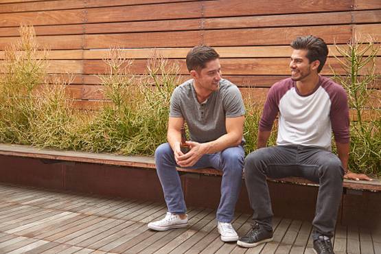 इस लड़की ने 'चौड़े' होकर बैठने वाले मर्दों की नाक में किया दम!