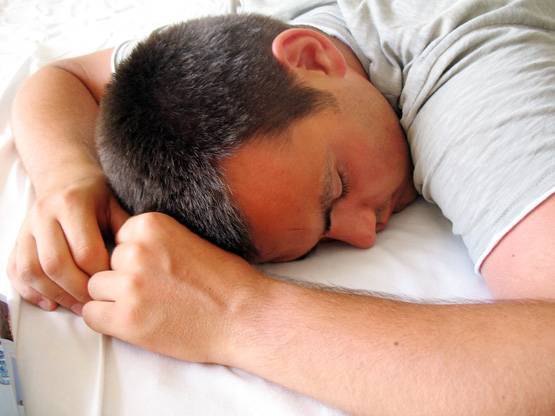 2 मिनट में इस ट्रिक से आएगी नींद, खुला सैनिकों का ये सीक्रेट