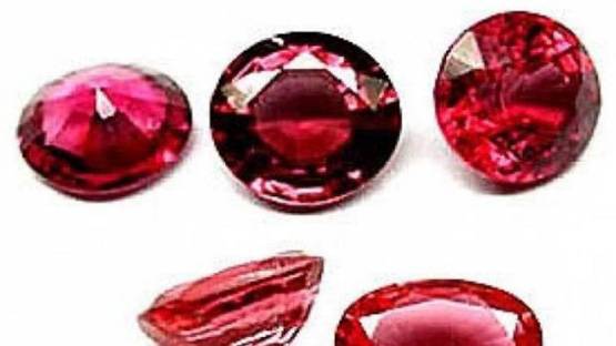 जानें, किन रत्न के पहनने से जीवन पर पड़ता है कैसा असर