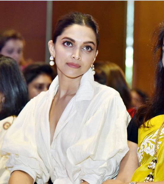 डिप्रेशन पर बात कर रहीं दीपिका को शादी के सवाल पर आया गुस्सा