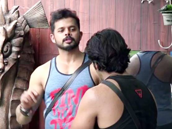 बिग बॉस में जिम ट्रेनर बने श्रीसंत, कंटेस्टेंट को दे रहे टिप्स