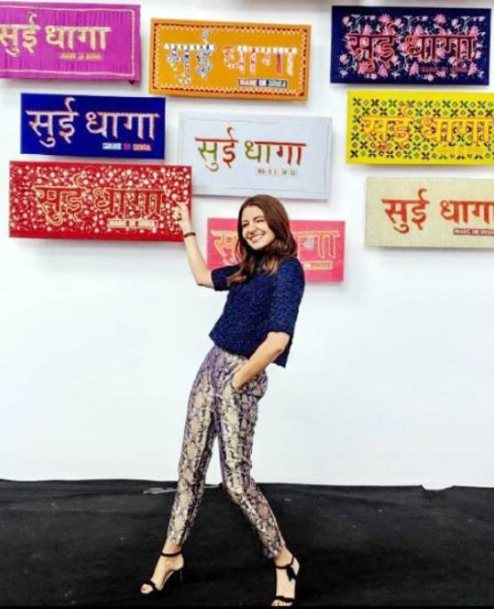 सुई धागा के प्रमोशन में छाए अनुष्का के ट्रेडिशनल लुक, Photos