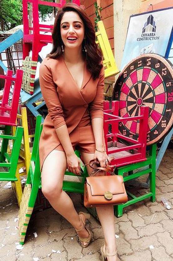 BB-12: नहीं दिखेगा नेहा का बोल्ड अंदाज, बिकिनी पहनने से इंकार