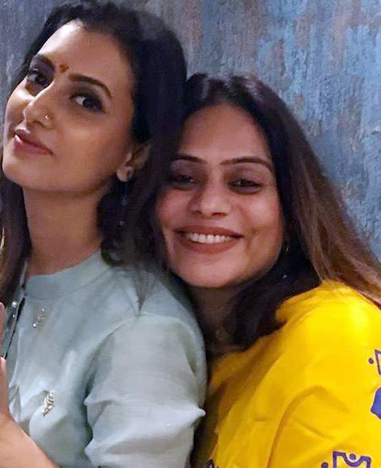 'इश्कबाज' एक्ट्रेस ने बॉयफ्रेंड से की गुपचुप सगाई, Photos वायरल