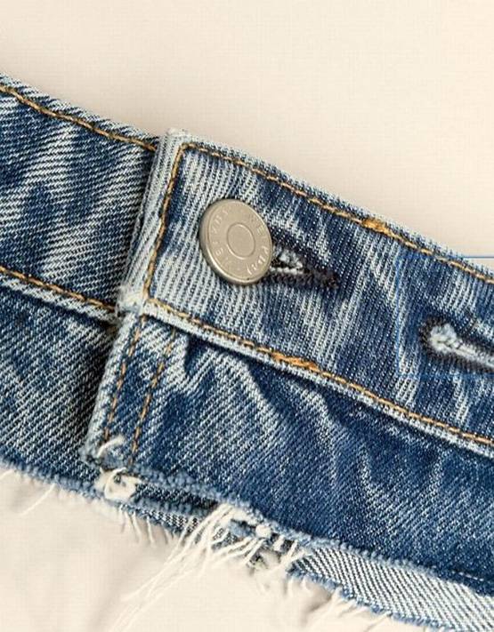 जींस की कतरन से बनी बेल्ट का फैशन, कीमत जानकर रह जाएंगे हैरान