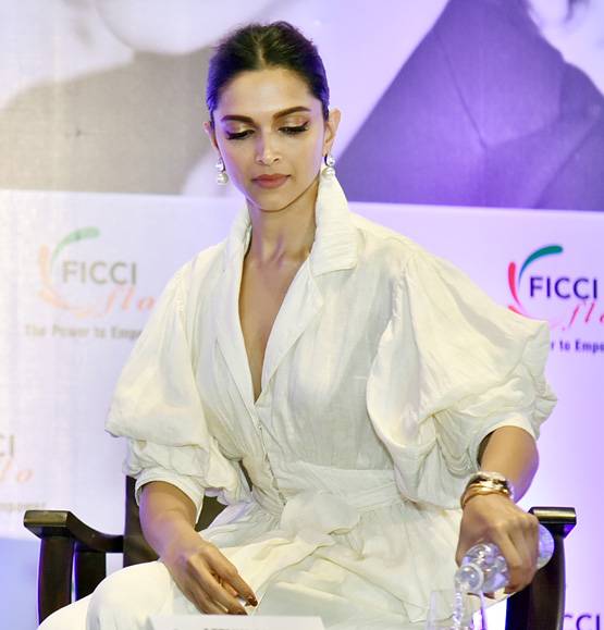 डिप्रेशन पर बात कर रहीं दीपिका को शादी के सवाल पर आया गुस्सा