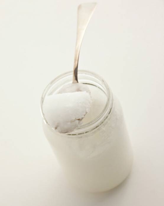 दूध और केला एक साथ खाना फायदेमंद या नुकसानदेह?