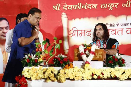 जानें कौन हैं सवर्णों के आंदोलन की अगुवाई कर रहे देवकीनंदन ठाकुर