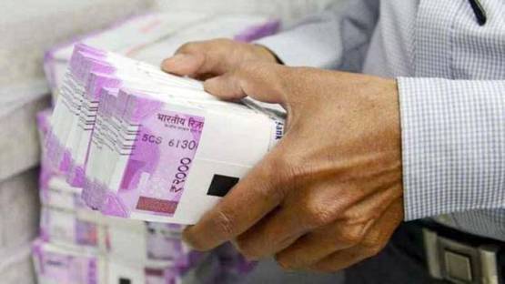 जानें- PM, CM और राष्ट्रपति को महीने में कितनी मिलती है सैलरी?