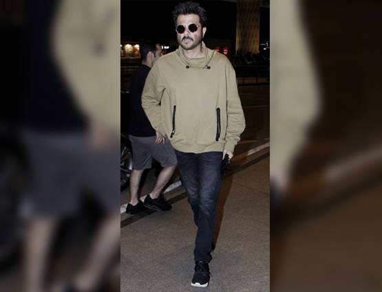 PHOTOS: ईशा अंबानी-आनंद की सगाई में न‍िक संग पहुंचीं प्रियंका