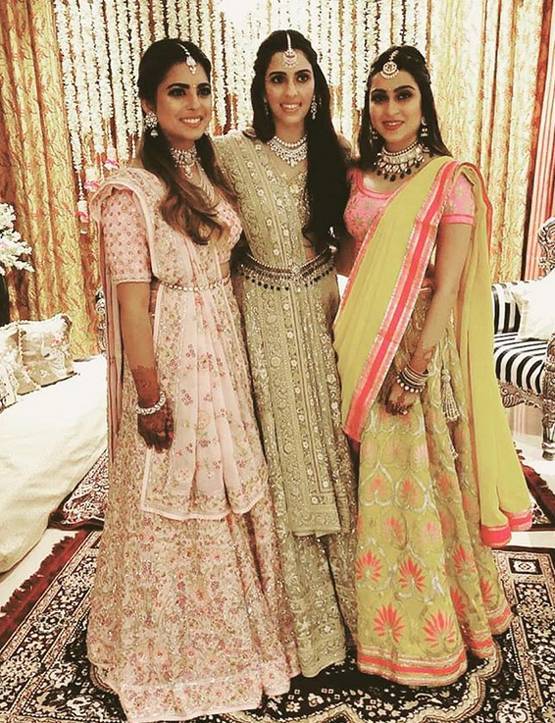 इटली में होगी ईशा-आनंद की सगाई, ये है एक्सक्लूसिव डिटेल्स