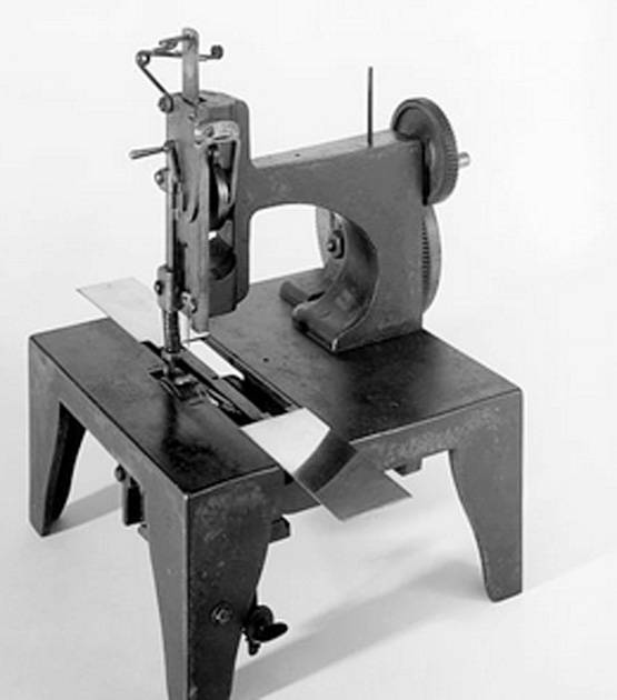 इस शख्स ने दी थी पहली सिलाई मशीन, फिर चला 'सुई-धागा'