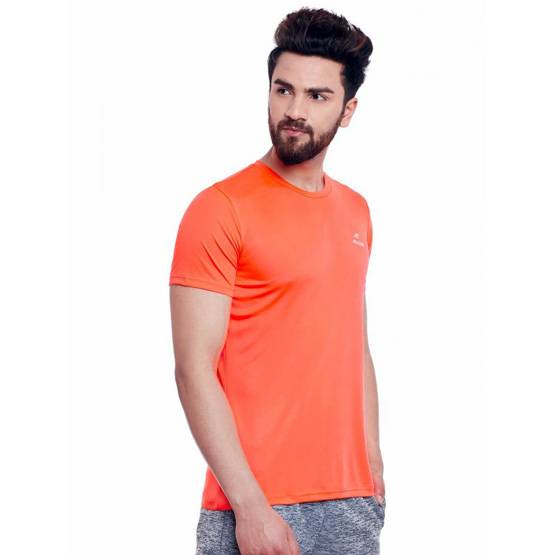 न्यू ट्रेंड! प्लास्टिक की बोतलों से बनी हैं टी-शर्ट्स, खूब फायदे