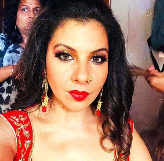 चर्चा में भोजपुरी एक्ट्रेस का नया लुक, पवन सिंह संग मचाएंगी धमाल