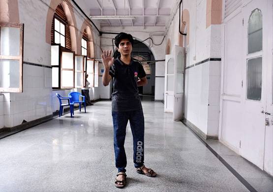 सेक्स चेंज कराकर लड़का बन रहीं लड़कियां, मंत्री ने बैठाई जांच