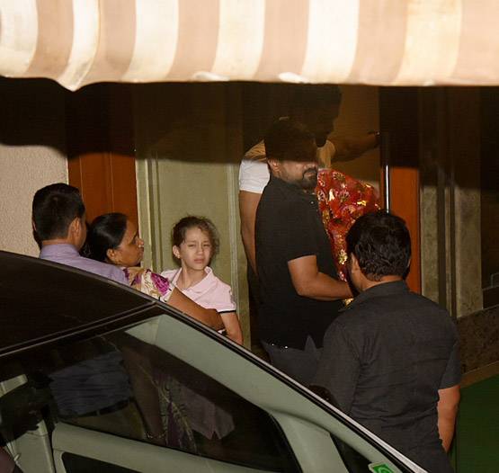 संजय दत्त के घर पधारे गणपति, बच्चों ने किया बप्पा का स्वागत