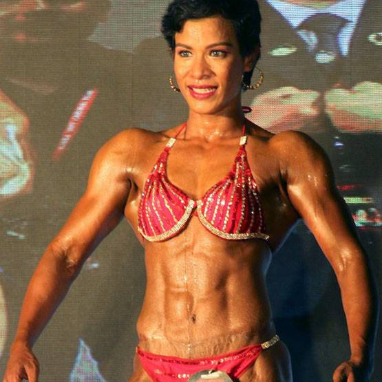 वजन ज्यादा होने पर पति ने छोड़ा, फिर ये महिला बनी Bodybuilder