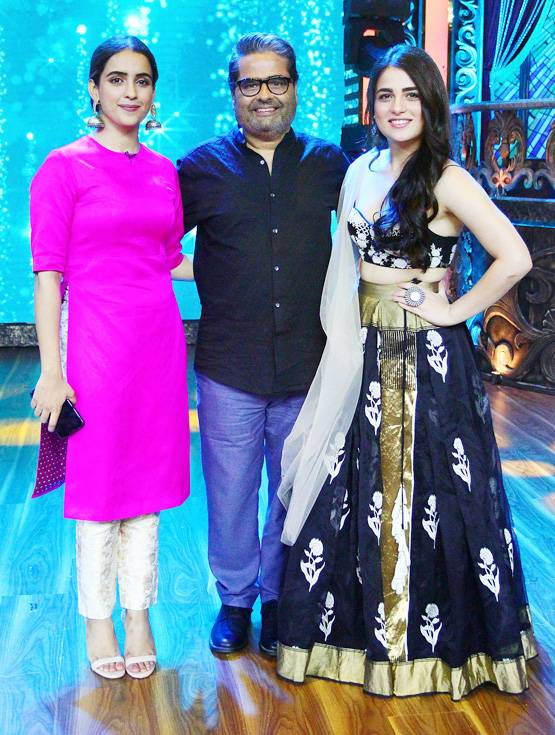 TV शो में 'पटाखा' गर्ल्स ने ऐसे की मस्ती, गायब थे सुनील ग्रोवर