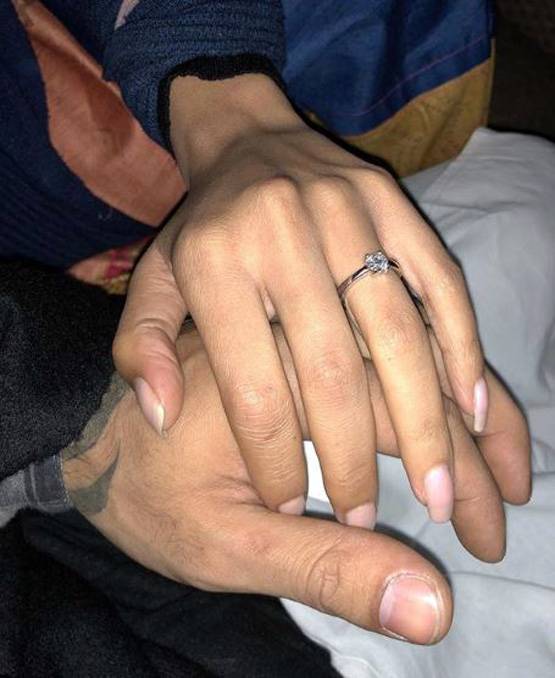 Photos : गर्लफ्रेंड सान्या सागर संग डेट पर निकले प्रतीक बब्बर