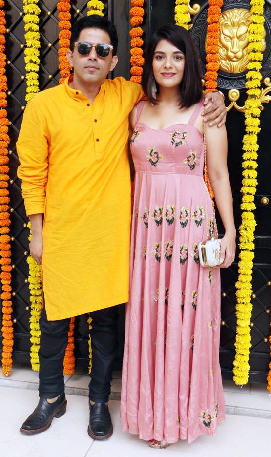 एकता कपूर के घर बप्पा का आशीर्वाद लेने पहुंचीं TV की बहुएं, Photos