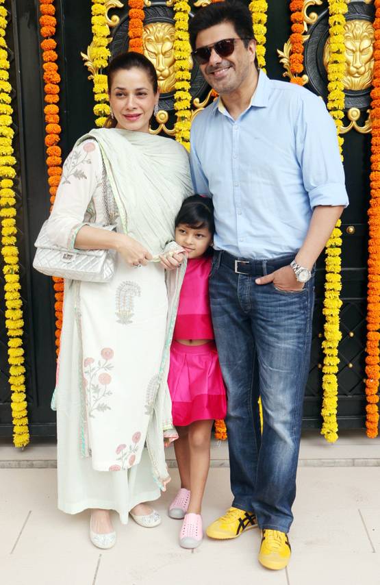 एकता कपूर के घर बप्पा का आशीर्वाद लेने पहुंचीं TV की बहुएं, Photos